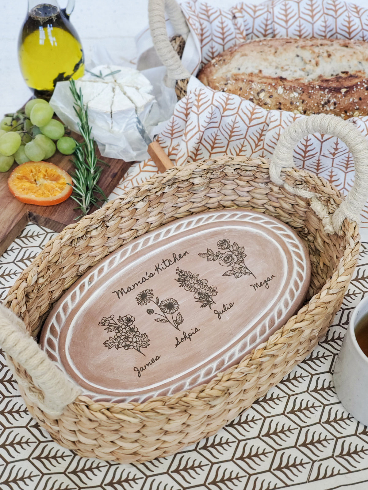 Personalized Bread Warmer & Basket - Birth Flower Oval