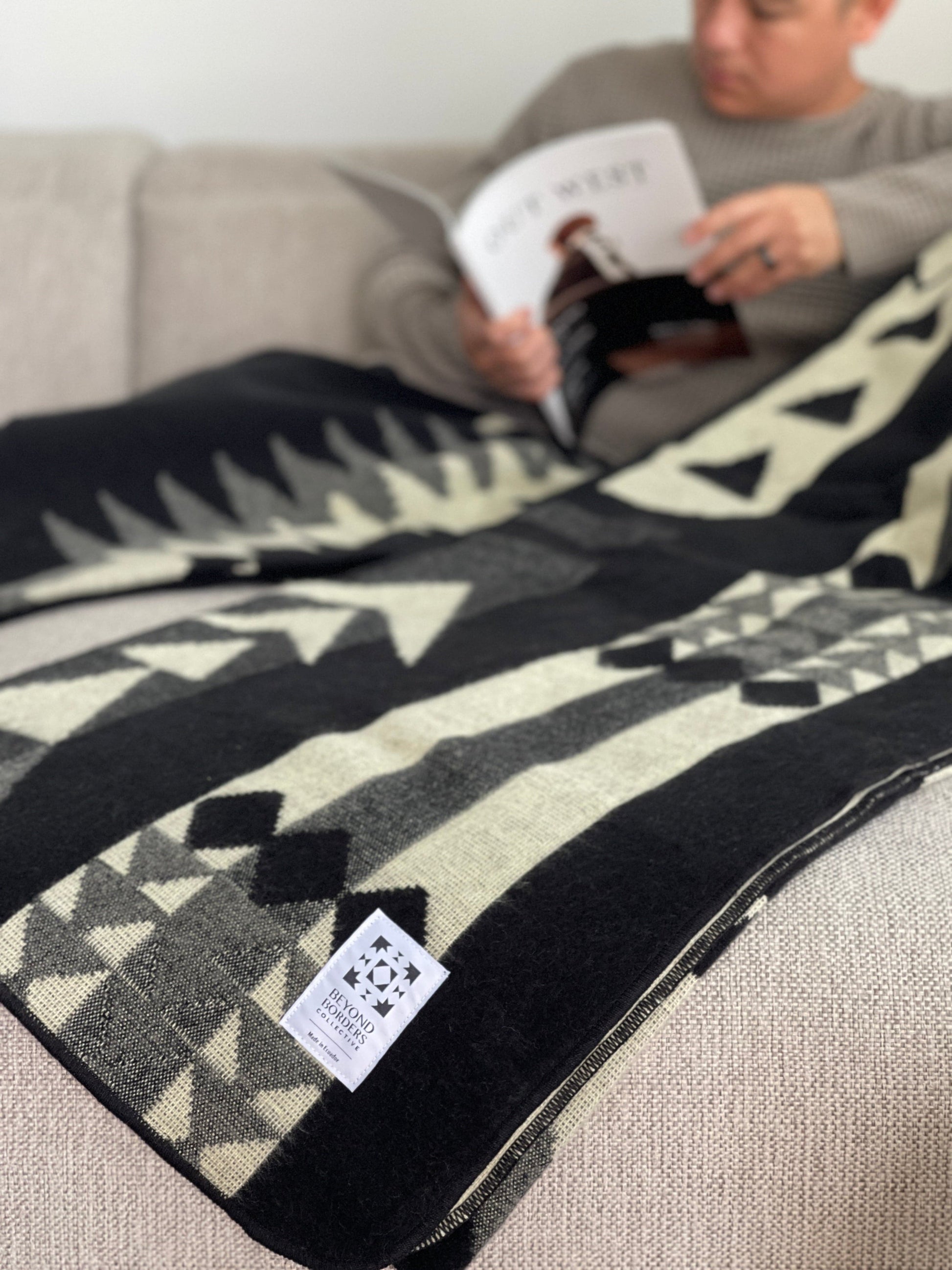 Loja Blanket - Ivory / Black