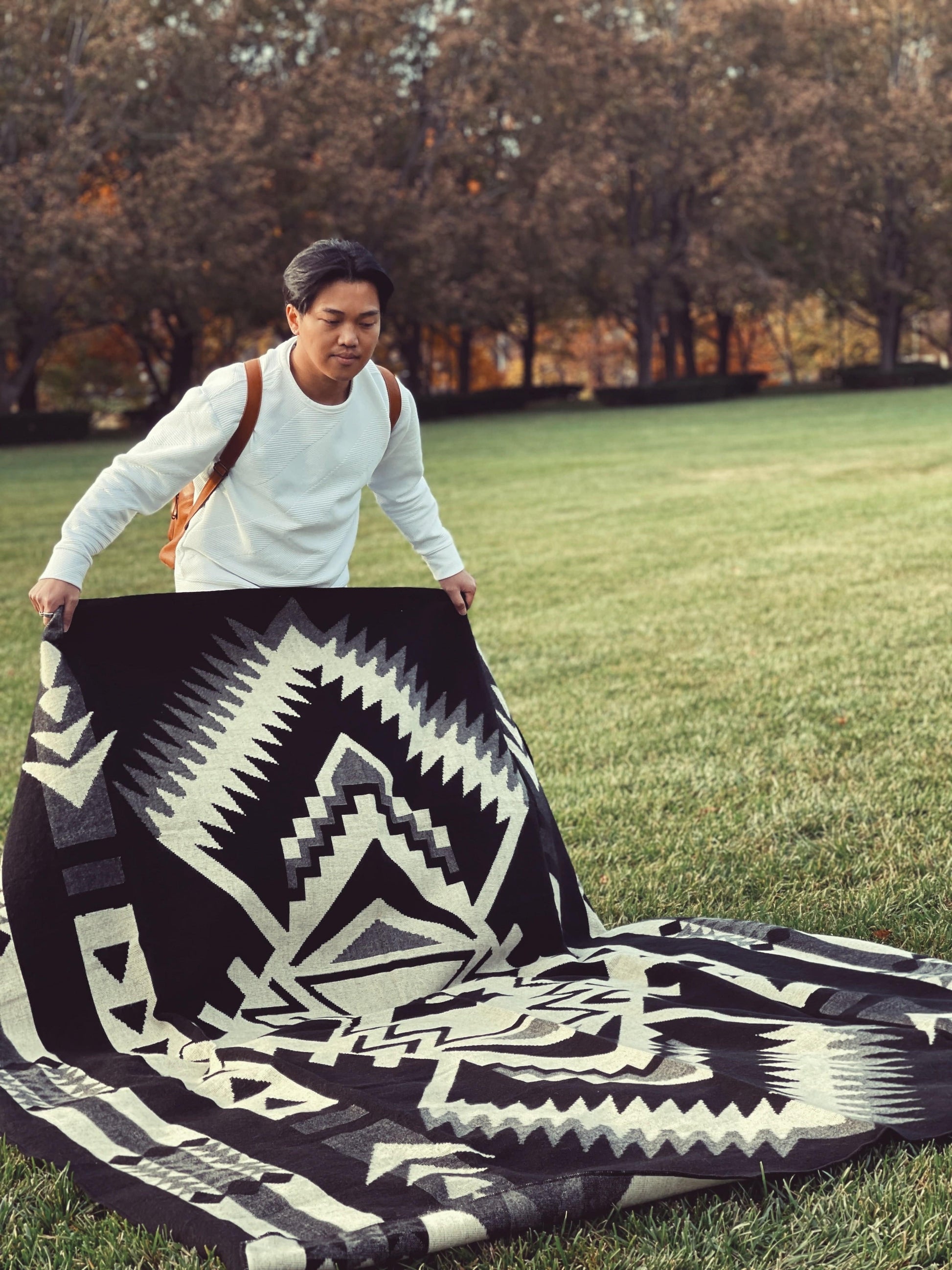 Loja Blanket - Ivory / Black