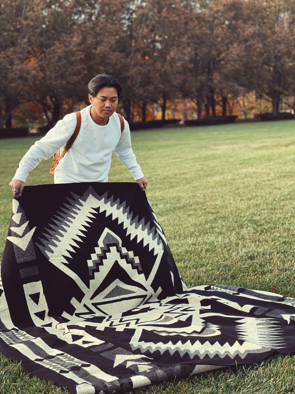 Loja Blanket - Ivory / Black