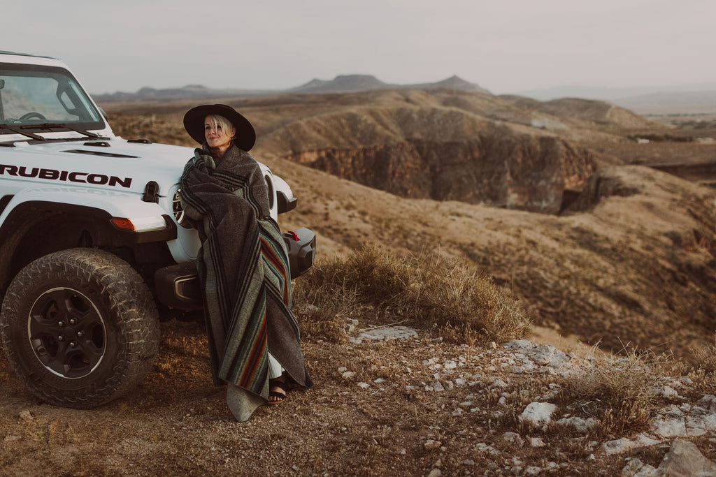 El Viajero Blanket - Grey Sunrise