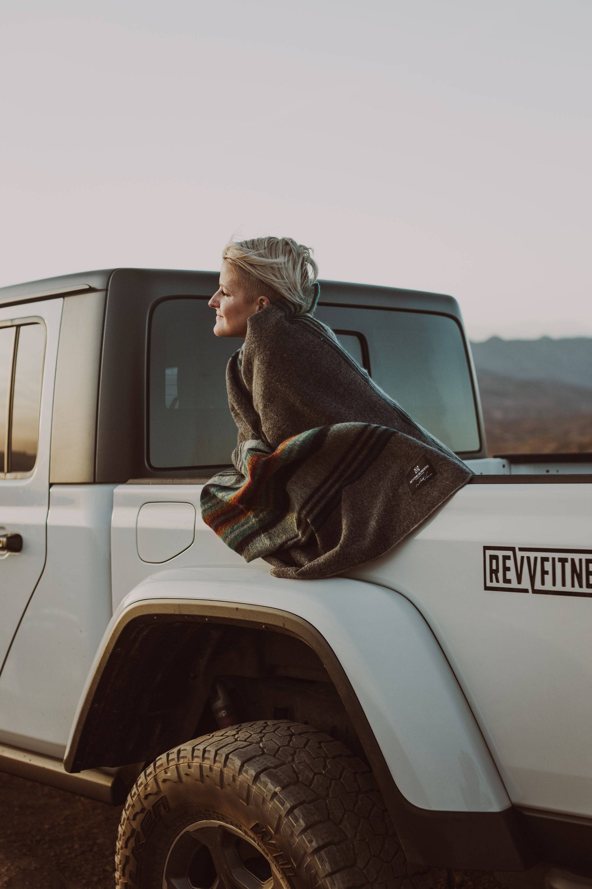 El Viajero Blanket - Grey Sunrise