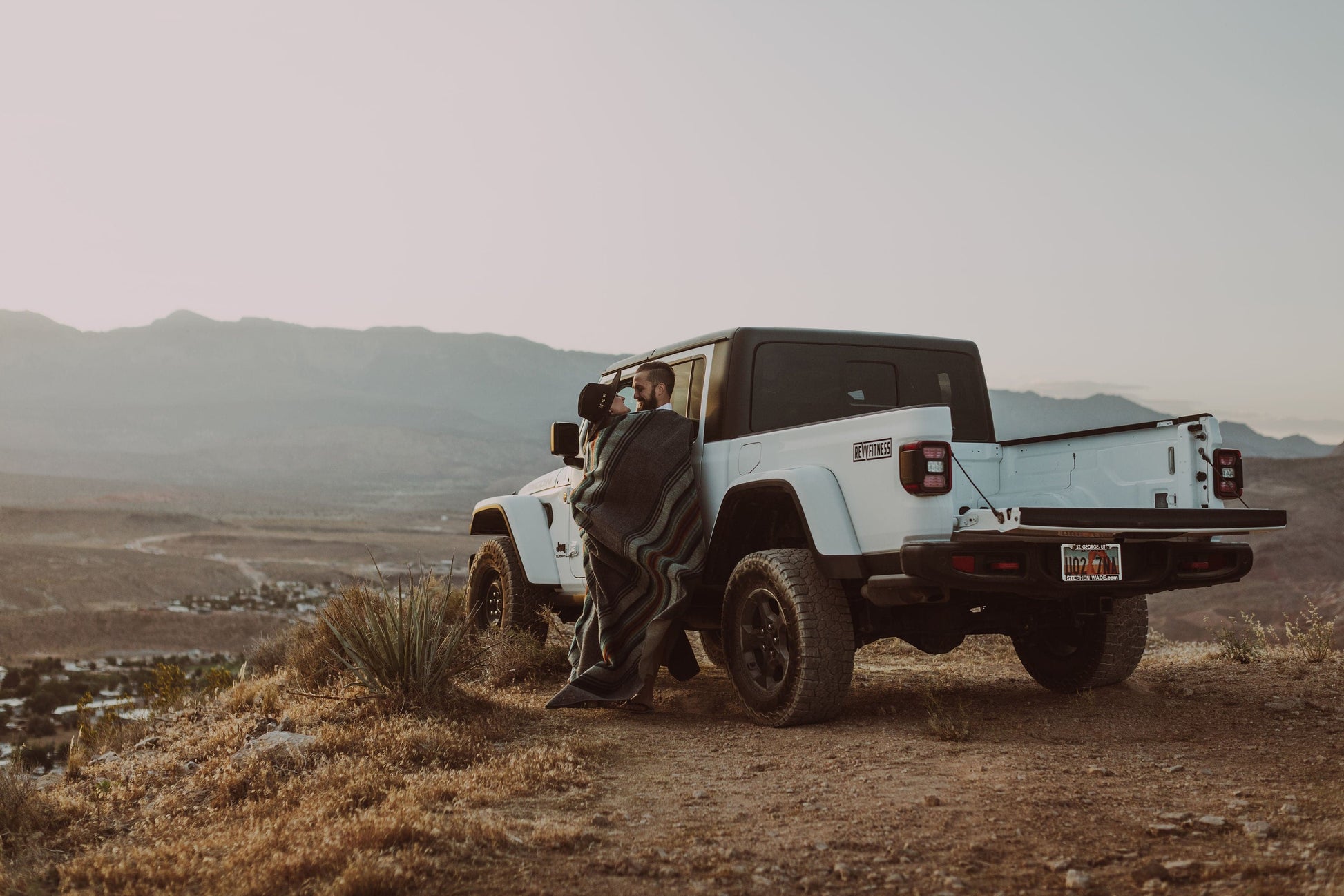 El Viajero Blanket - Grey Sunrise