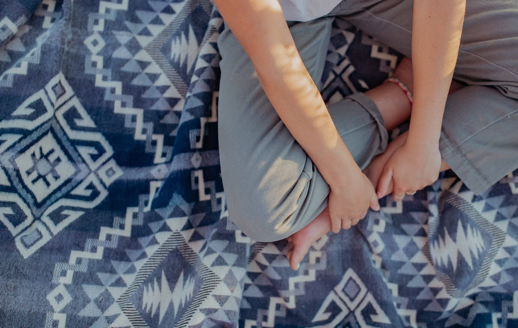 Epera Blanket - Blue Scale